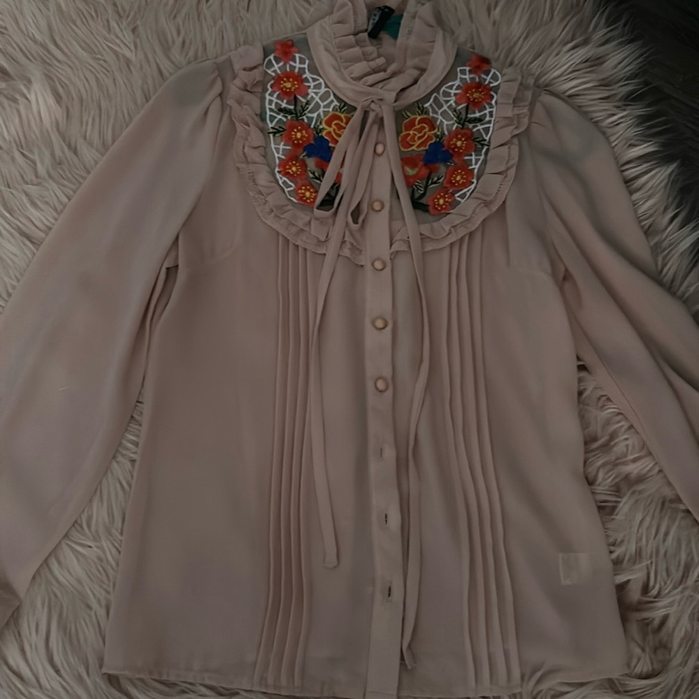 Cute flower blouse very nice